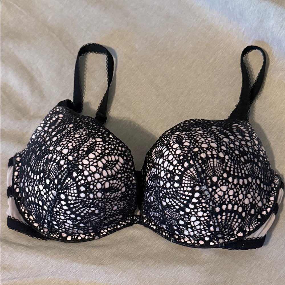 Victoria’s Secret Black Lace Overlay Bra, Sz 34D